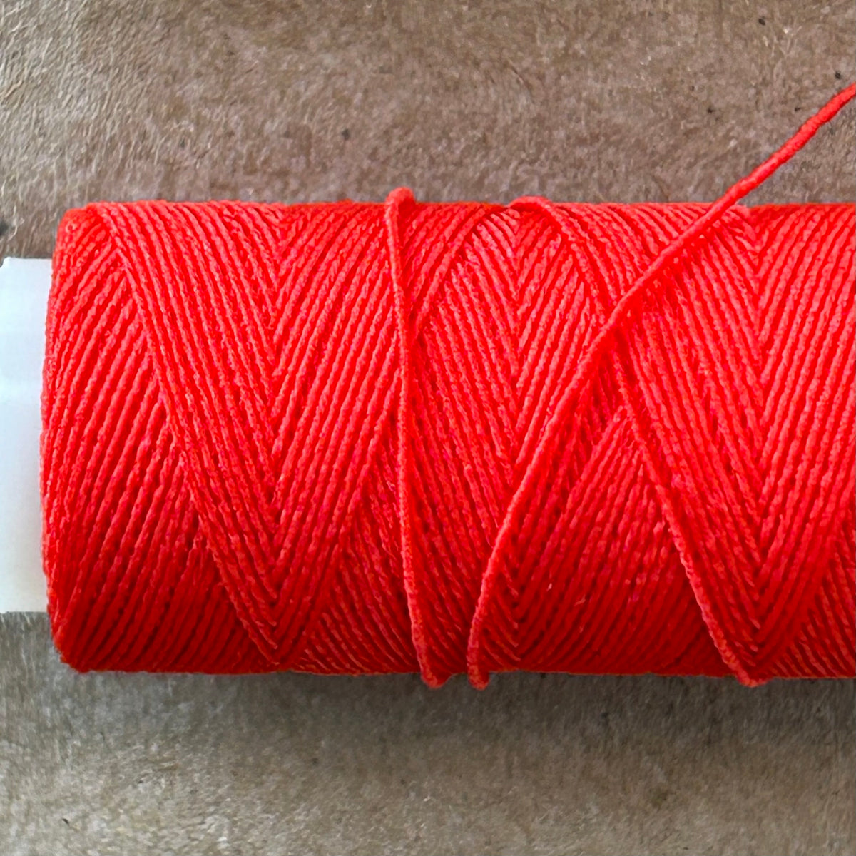 Red Worm Magic Thread Elastic Bait Thread Atomic Red | FISHGUM